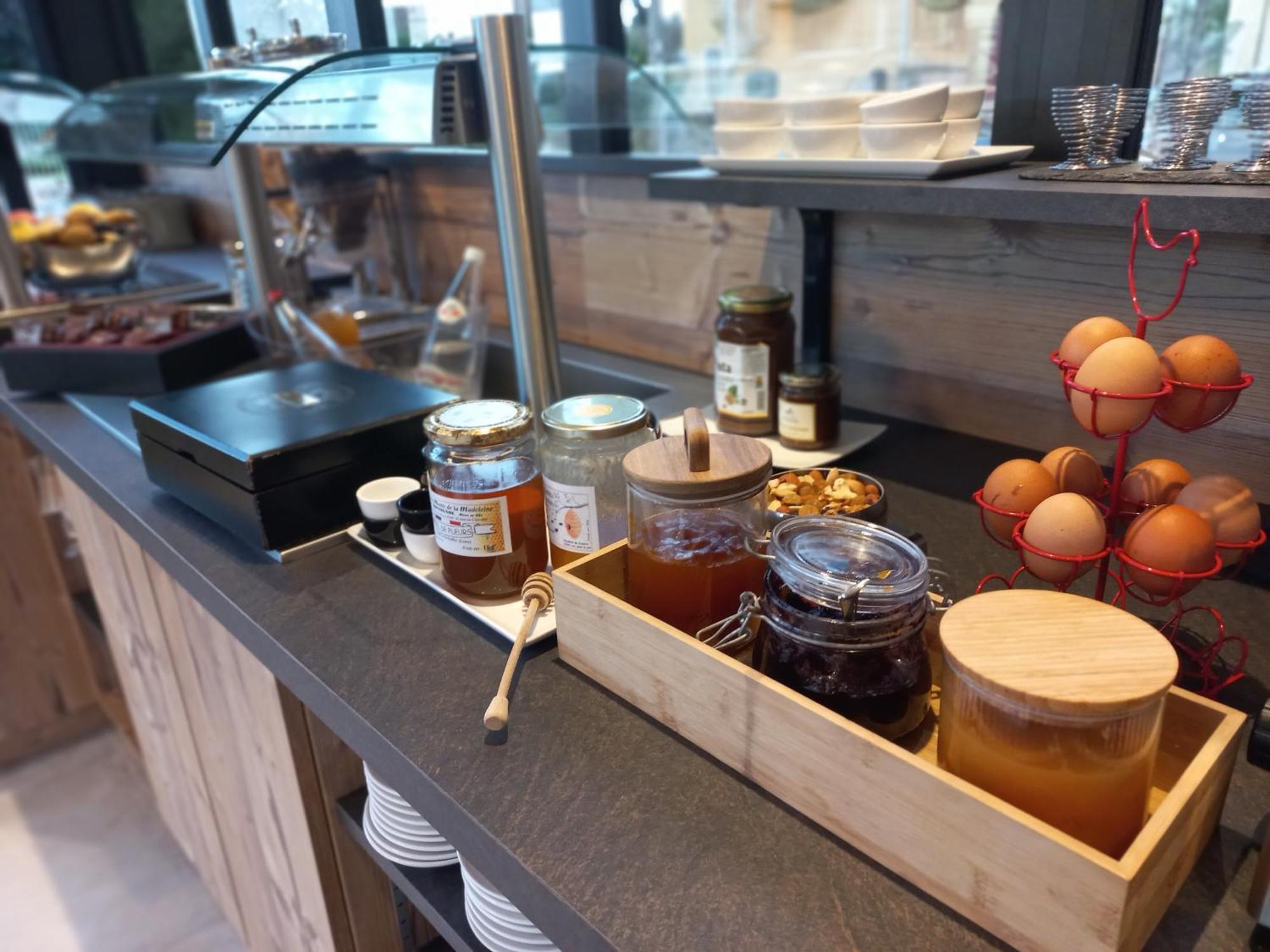 拉珀斯特餐厅酒店 Saint-Just-en-Chevalet 外观 照片